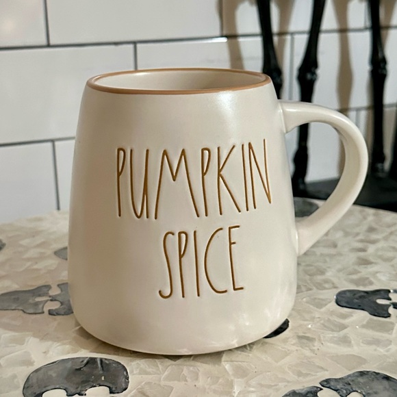 Rae Dunnā¢PumpkinšSpice Mug - Picture 6 of 7
